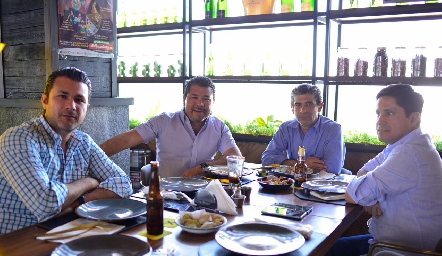  Mundo Gerardo, Jorge Armendáriz, Fernando Reverte y Gustavo Enríquez.