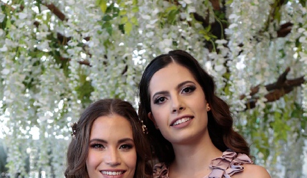 Bárbara y Alejandra Portales.