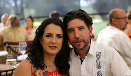 Sandra y Mario Mercado.
