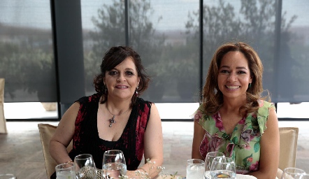  Fabiola González y Ana Luisa Acosta y.