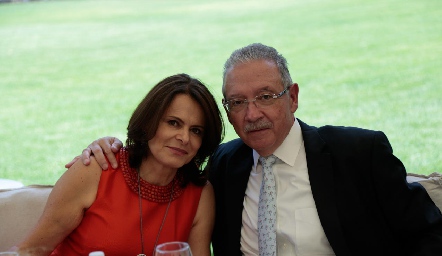  Lorena y Carlos Hernández.