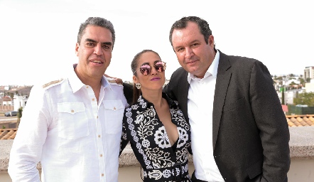  Gabriel Ortiz, Olivia Flores y Humberto Abaroa.
