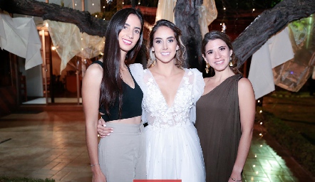  Melissa Andrés, Lu Borbolla e Isa Álvarez.