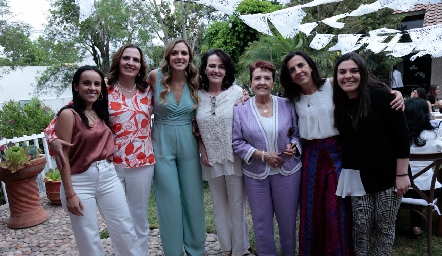  Ceci García,  Gabriela Gómez, Paola Torre, Lourdes Gómez, Gela Valle, Montse Gómez y Catalina Esper.