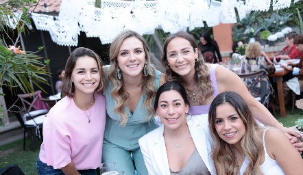  Claudia Divildox, Paola Torre, Alicia Rubio, Ximena Torres y Ana María Lopez.
