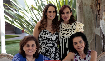  Jessica Medlich, Alicia Gallegos, Eliana y Aba Moussa.
