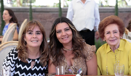  Carmen Leos, Susana Leos y Margarita de Ayala.