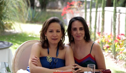  Patricia Silva y Gloria Mojarro.