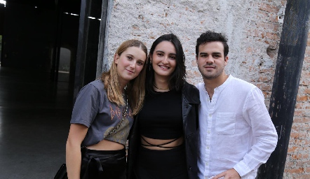  Isa Hernández, Lorenza Gárate y Jero Gómez.