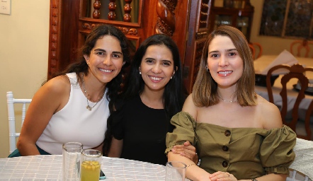  Claudia Estrada, Montse Alcaraz y Anasty Cano.
