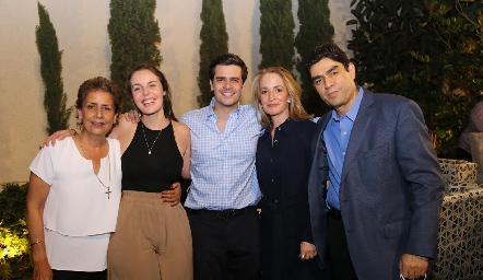 Carmelita Torres, Tere Ledezma, Luis Torres, Claudia Carpizo y Luis Fernando Torres.