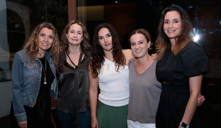  Vero Subirana, Gaby Artolózaga, Ana Paula Valdés, Romina Madrazo y Gaby Estrada.