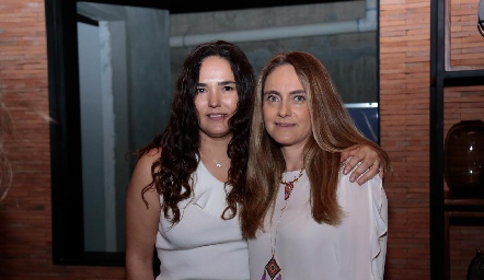  Ana Paula Valdés y Viviana Navarro.