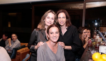  Gabriela Artolózaga, Romina Madrazo y Alejandra Güemes.