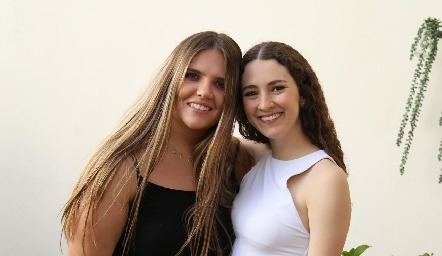  Regina Solana y Ximena Torre.