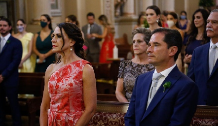  Guadalupe Bárcena y Miguel Ángel Álvarez, papás de la novia.