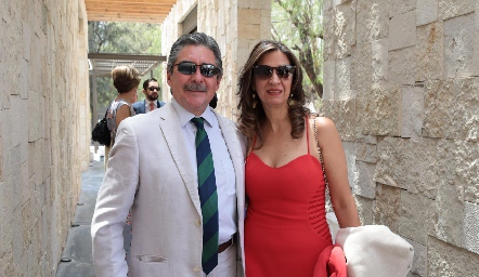  Manuel y Lourdes Álvarez.