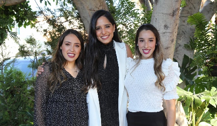  Paola Ascanio, Andrea Ascanio y María José Ascanio.
