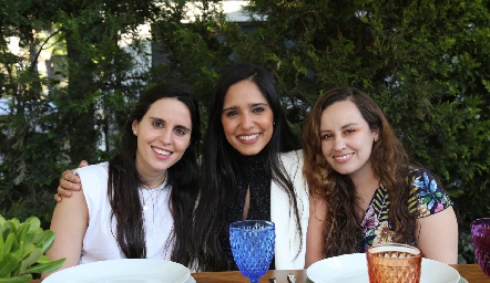  Luciana Rodríguez, Andrea Ascanio y Ximena Murillo.