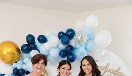 Teresa López, Marytere Ibarra y Jéssica Gómez.