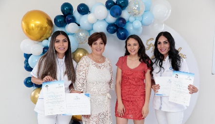  Vero Acosta, Teresa López, Jéssica Gómez y Elizabeth Aguirre.