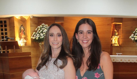  Íñoigo, María Fernanda Pérez y Camila Aviña.