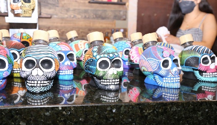 Reapertura de Santo Tequila.