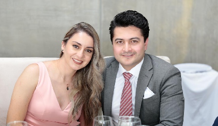  Alejandra Medina y Alejandro García.