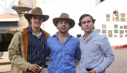  Oscar Vera, Juan Pablo Payán y Mateo Guerra.