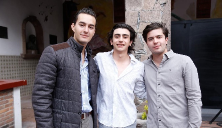  Amigos.