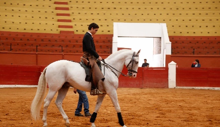  Eduardo Zendejas.