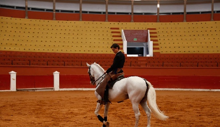  Eduardo Zendejas.