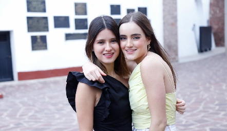  Isa Navarro y Lorena de la Garza.