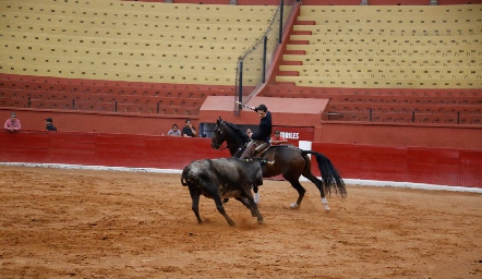  Eduardo Zendejas.