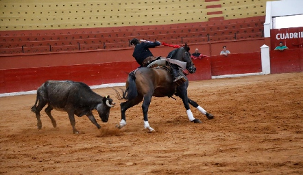  Eduardo Zendejas.