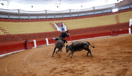  Eduardo Zendejas.