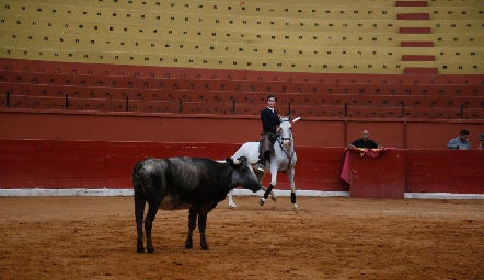  Eduardo Zendejas.