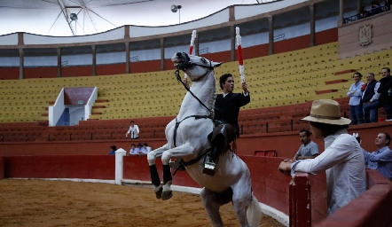  Eduardo Zendejas.
