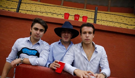  Santiago de Alba, Chente Azcona y Piero Pizzuto.