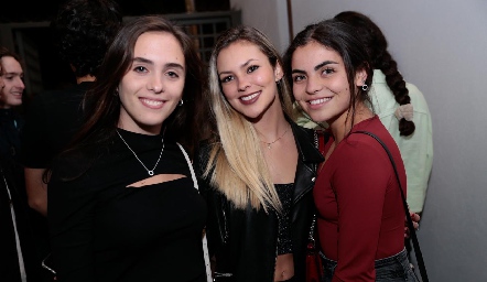  Emilia, Renata y Sofía.