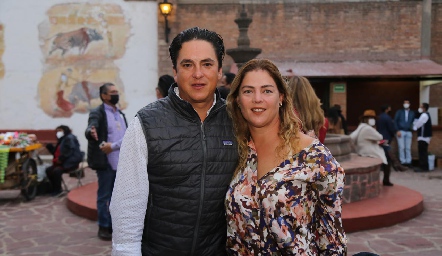  Oscar Olivares y Silvia Garza.