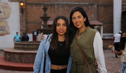 Sofía Villegas y Silvia Araiza.