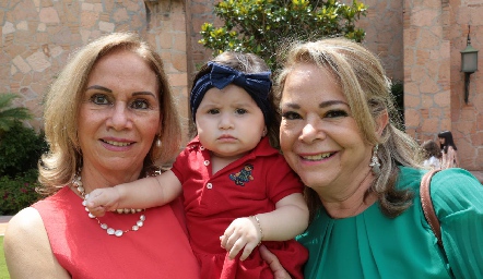  Silvia García, Isabela Castro y Patricia García.