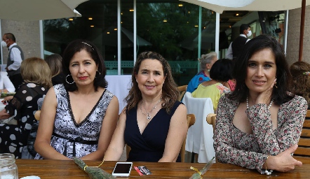   Adriana Trujillo, Marisol Hernández y Adriana Ortiz.