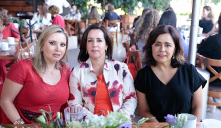  Karla Saucedo, Alejandra Ávila y Laura Acosta.