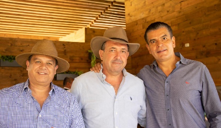  Arturo Estrada, Boro Quijano y Javier Tobías.