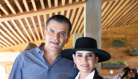  Javier Tobías y Marily Espinosa.