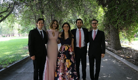  Enrique, Elisa, Valeria, Gabriel y Andrés.