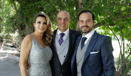  Bertha Barragán, Roberto Alcalde y Rodrigo Alcalde.