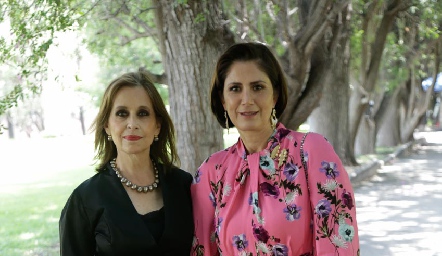  Adriana Hernández y Oti Martínez.